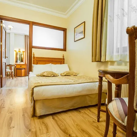 Saba Hotell 3*